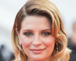 WHAT IS THE ZODIAC SIGN OF MISCHA BARTON?